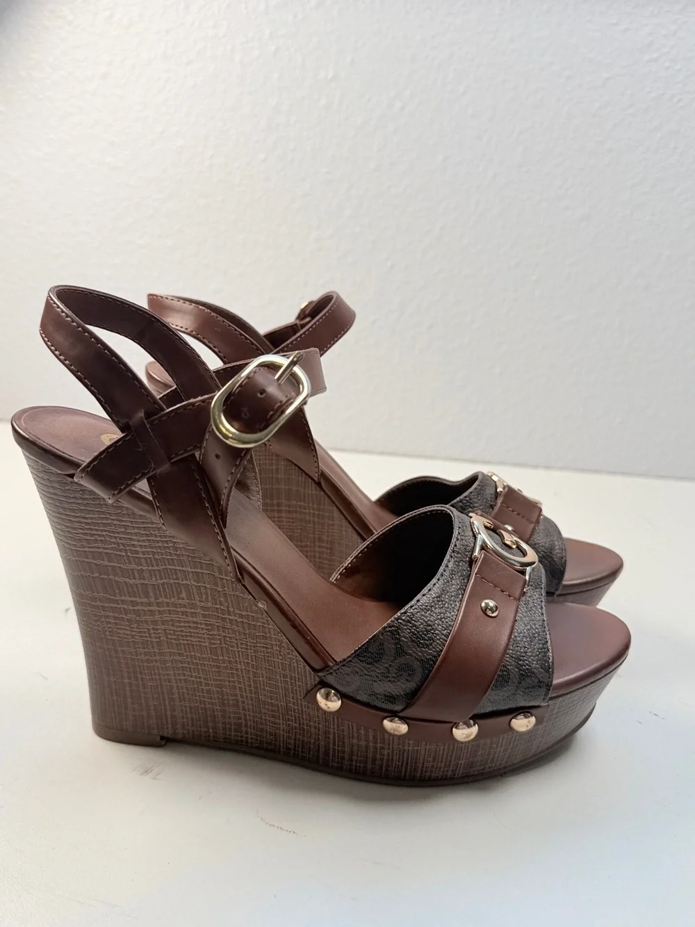 Guess GBG Los Angeles Brown Logo Print Platform Wedge Sandals Size 8M